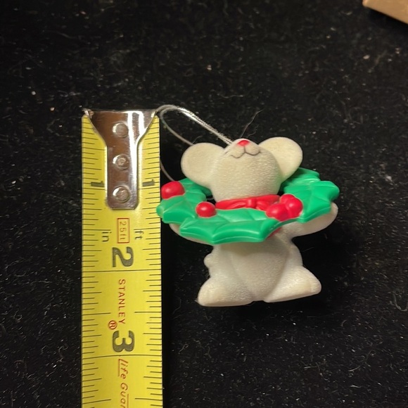 Avon Vintage Collectible “Tree Trimmer Friends Ornament Mouse” - Picture 6 of 7